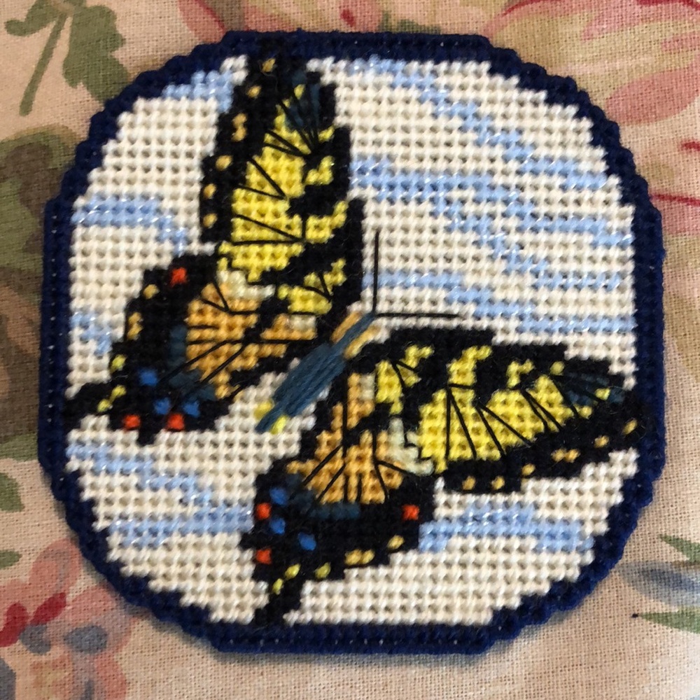 Vintage MONARCH BUTTERFLY Needlepoint in Clouds on Felt COASTER Set-of-6 4”x4” - Picture 4 of 16